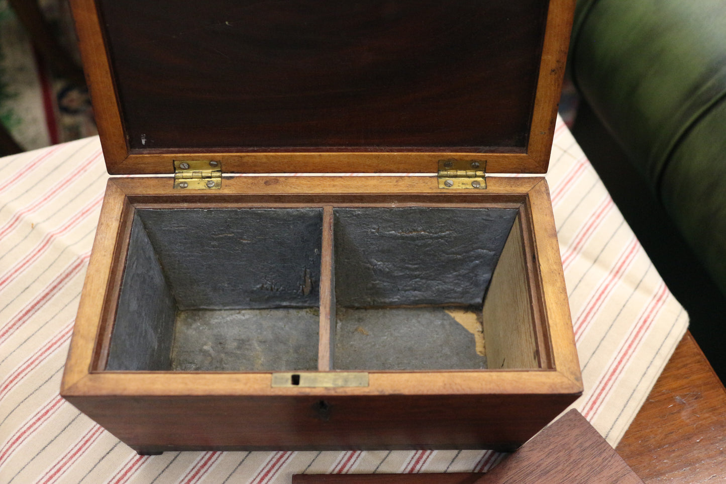 英國。古董木頭收藏盒。小瑕疵出清✤已蒙收藏